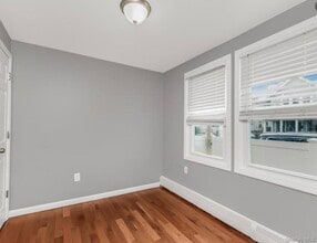 4-08 B 45 St in Queens, NY - Building Photo - Building Photo