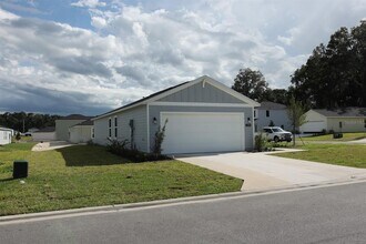 3080 NE 38th Ln in Ocala, FL - Building Photo - Building Photo