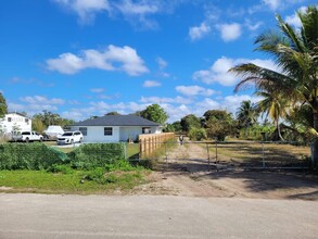 39001 SW 209th Ave in Homestead, FL - Building Photo - Building Photo