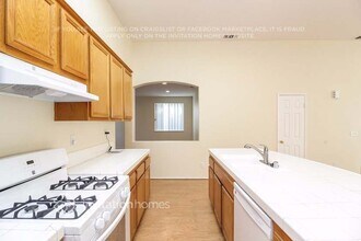 2720 S Cherry Ave in Ontario, CA - Building Photo - Building Photo