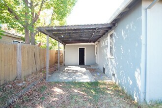 2739 Kroy Way in Sacramento, CA - Building Photo - Building Photo
