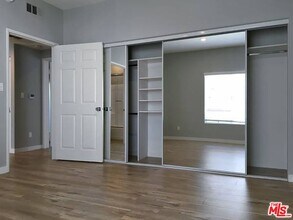 10560 Santa Monica Blvd in Los Angeles, CA - Building Photo - Building Photo