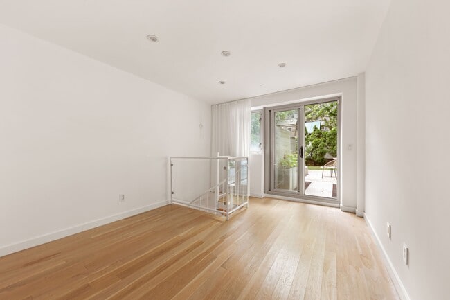 property at 236 N 7th St