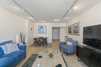 100-1135 Lincoln Rd, Unit 1135 in Miami Beach, FL - Foto de edificio - Building Photo