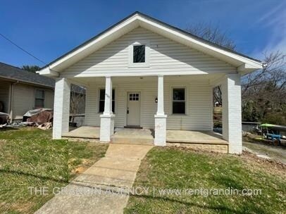 4705 Surrey Ave NW in Roanoke, VA - Building Photo