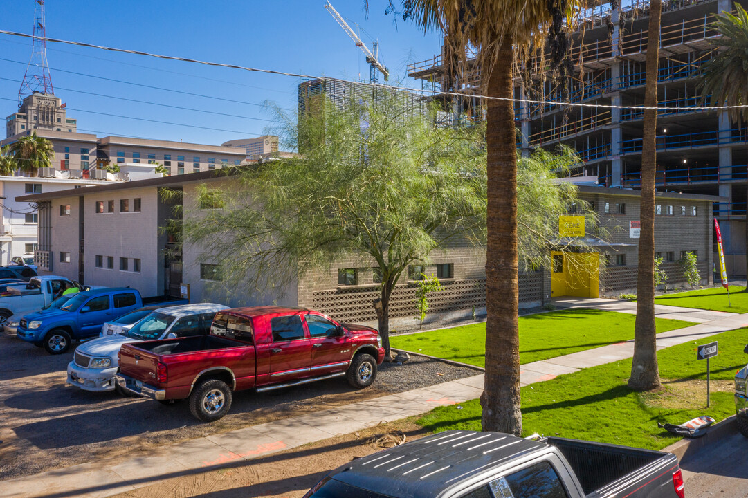 The Deme on Fillmore in Phoenix, AZ - Building Photo