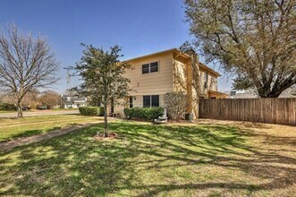 4401 Altamesa Blvd in Fort Worth, TX - Building Photo - Building Photo