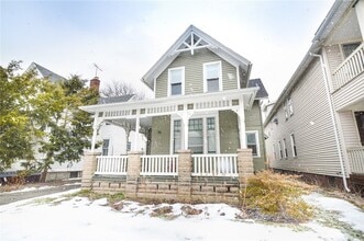 36 Cambridge St, Unit Lower in Rochester, NY - Building Photo - Building Photo
