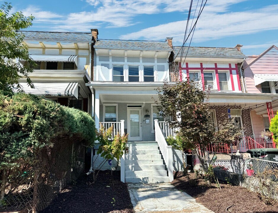 5124 7th St NW in Washington, DC - Building Photo