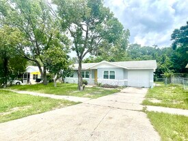 1813 Grimke Ave in Apopka, FL - Building Photo