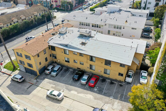 6857 Franklin Ave in Los Angeles, CA - Building Photo - Building Photo