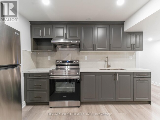72 Sedgegrass Way in Brampton, ON - Building Photo - Building Photo
