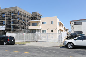 1046 S Norton Ave in Los Angeles, CA - Building Photo - Primary Photo