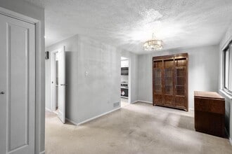 214 Wedgewood Rd in Pittsburgh, PA - Building Photo - Building Photo