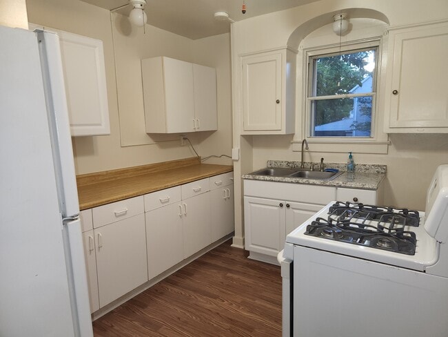 property at 6004 Edna Ave