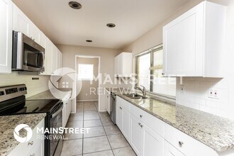 9426 Rolling Rock Ln in Dallas, TX - Building Photo - Building Photo