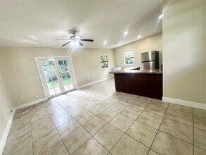 260 NW 106th St in Miami, FL - Building Photo - Building Photo