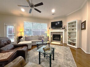 1446 Sherwood Park Cir in Houston, TX - Building Photo - Building Photo