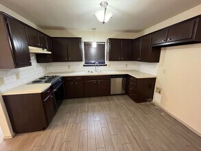 2106 84th St in Lubbock, TX - Building Photo - Building Photo