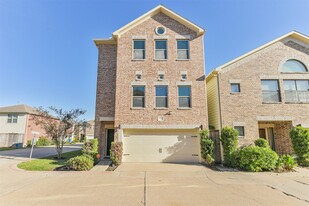 11307 Main Holly Dr in Houston, TX - Building Photo