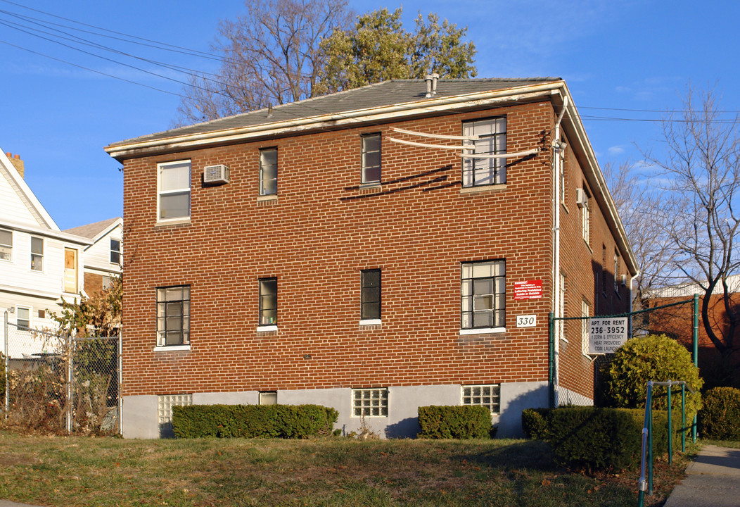 330 Helen St in Cincinnati, OH - Building Photo