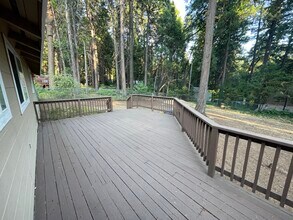 6876 Ridgeway Dr in Pollock Pines, CA - Building Photo - Building Photo