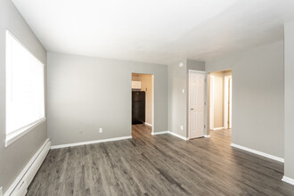 De Cortez Apartments in Colorado Springs, CO - Building Photo - Interior Photo