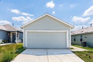 4439 Zoe Pass in San Antonio, TX - Building Photo