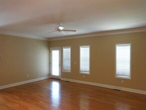 12 Peregrine Dr in Hilton Head Island, SC - Building Photo - Building Photo