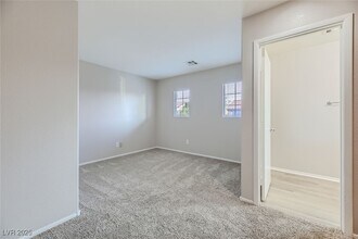 535 Primrose Hill Ave in Las Vegas, NV - Building Photo - Building Photo