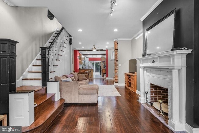property at 1559 E Montgomery Ave