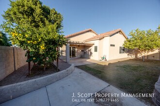 6677 W Acapulco Ln in Glendale, AZ - Building Photo - Building Photo