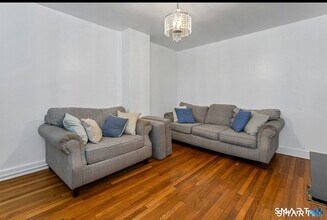 18 Grandview Ave in Danbury, CT - Building Photo - Building Photo