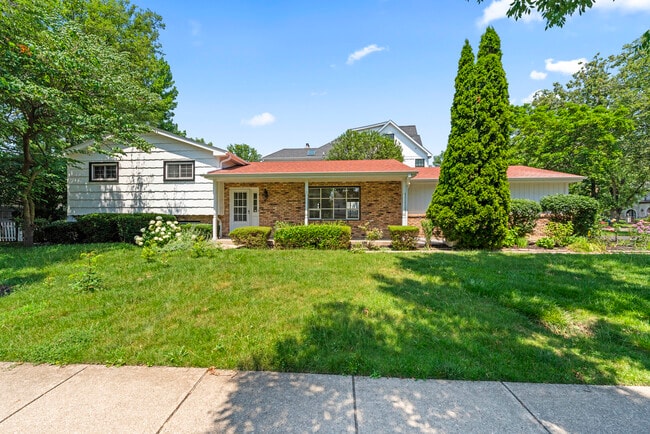 property at 5654 S Washington St