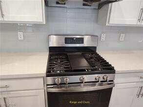 311 Robson Rdg Ln in Henderson, NV - Building Photo - Building Photo