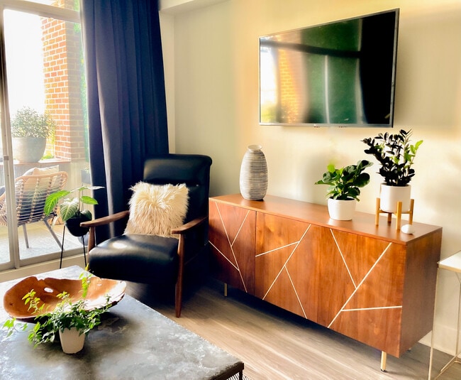 14 Lockwood Dr, Unit 3B in Charleston, SC - Building Photo - Building Photo