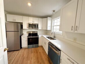 1225 N Lee Dr in Bowling Green, KY - Building Photo - Building Photo