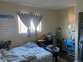 8181 Jade Coast Rd in San Diego, CA - Building Photo - Building Photo