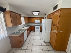1931 N Camino Pío Décimo in Tucson, AZ - Foto de edificio - Building Photo