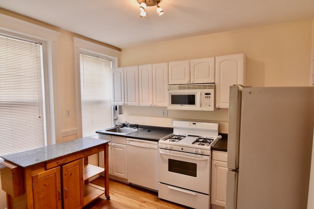 226 Jamaicaway, Unit 4 in Boston, MA - Building Photo