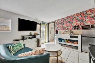 5025 9th Ave S in Gulfport, FL - Building Photo - Building Photo