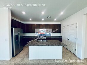 7846 S Sugarbend Dr in Tucson, AZ - Building Photo - Building Photo