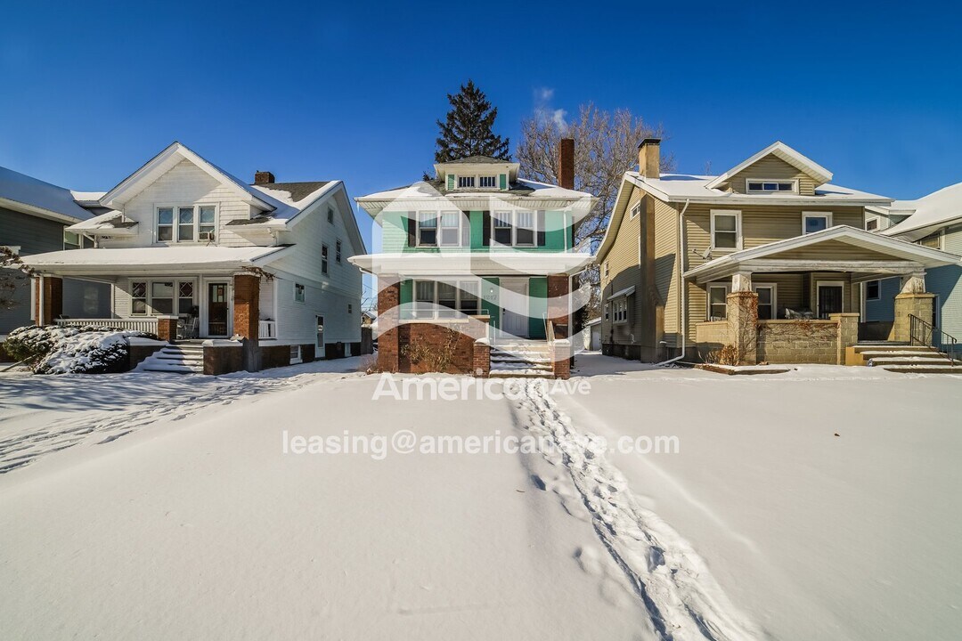 1217 N Bourland Ave in Peoria, IL - Building Photo