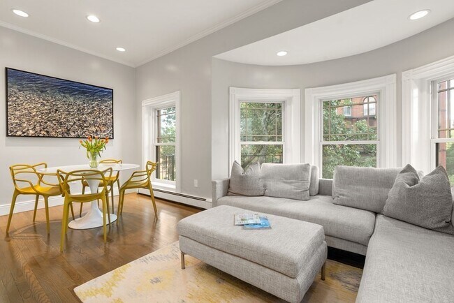 203 Saint Botolph St, Unit 4