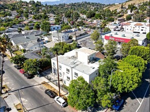 5073 Huntington Dr N in Los Angeles, CA - Building Photo - Building Photo