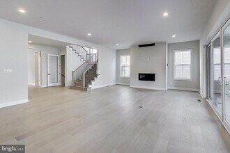 6921 Renita Ln in Bethesda, MD - Building Photo - Building Photo