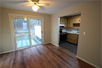 70 Beach St in Wrentham, MA - Building Photo - Building Photo