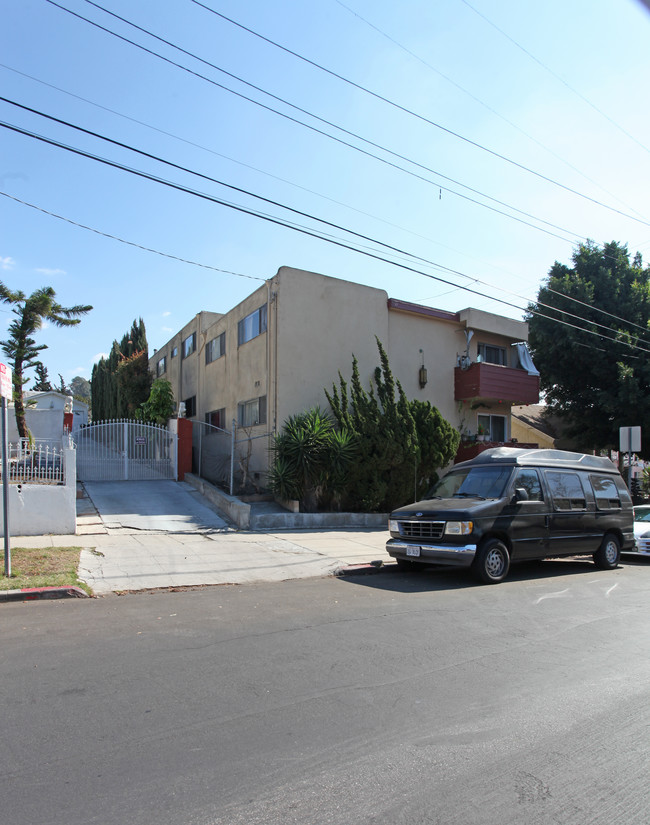 1306 Manzanita St in Los Angeles, CA - Building Photo - Building Photo