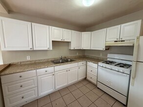 555-565 N Kent St in St. Paul, MN - Building Photo - Building Photo