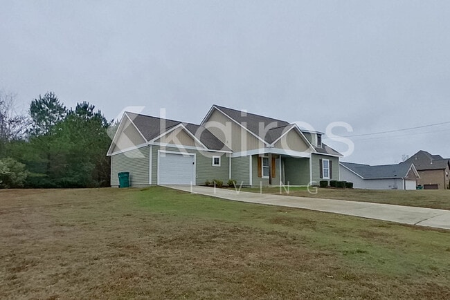 922 12th Ln in Pleasant Grove, AL - Foto de edificio - Building Photo